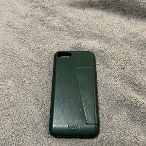 Official Bellroy leather wallet iPhone SE case - green